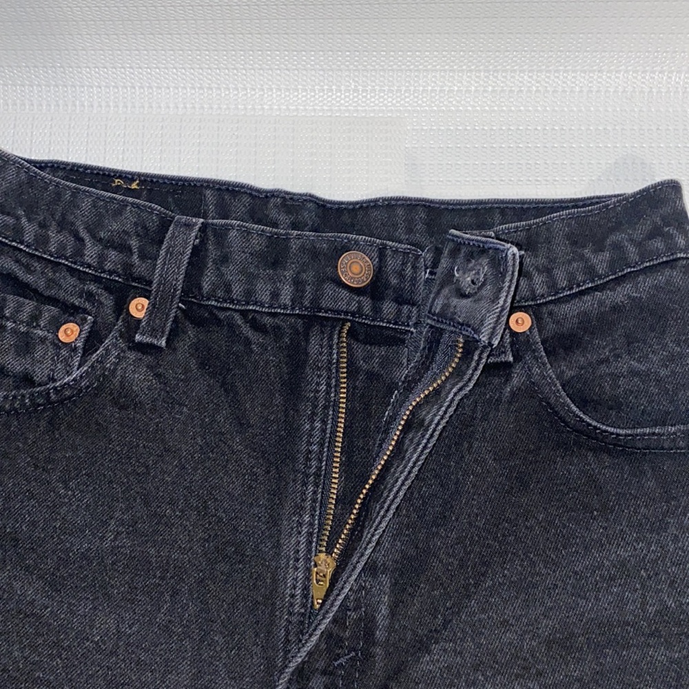 Levi Shorts - Picture 9 of 14